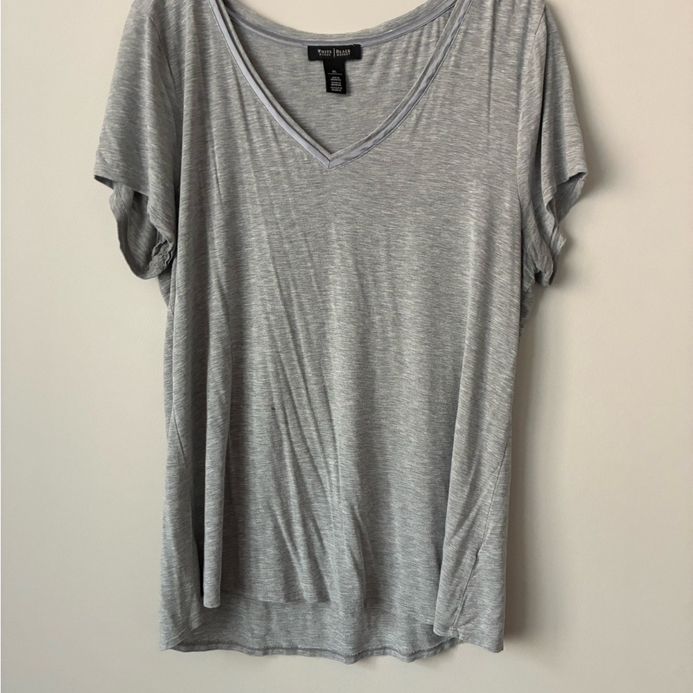 White House Black Market Light Gray V-Neck Short Sleeve Tee
